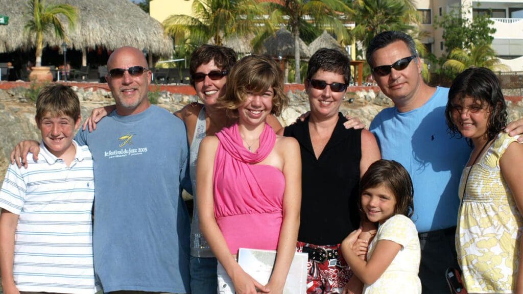 A “Happy Kids Sea Camper” family