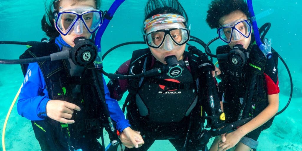 How to equalize or clear your ears when diving?